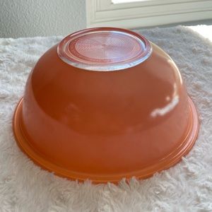 Pyrex 323 peach bowl